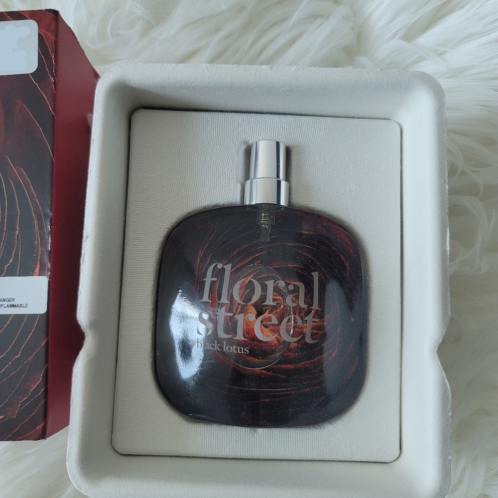 NEW Floral Street Black Lotus - Picture 2 of 8